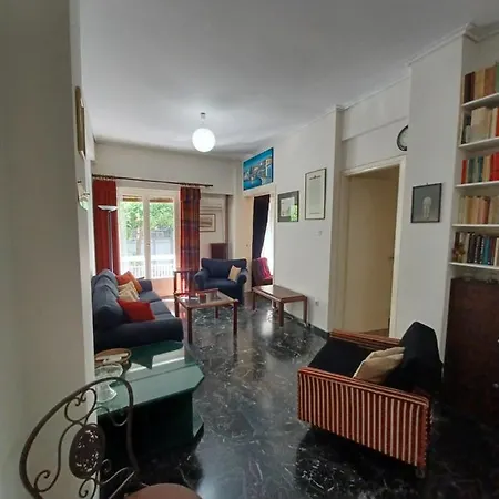 Charming Apartment In The Neighborhood Of Pangrati Athens Exterior photo