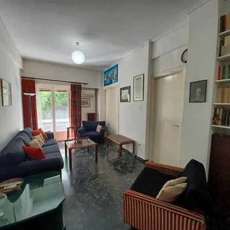Charming Apartment In The Neighborhood Of Pangrati Athens Exterior photo