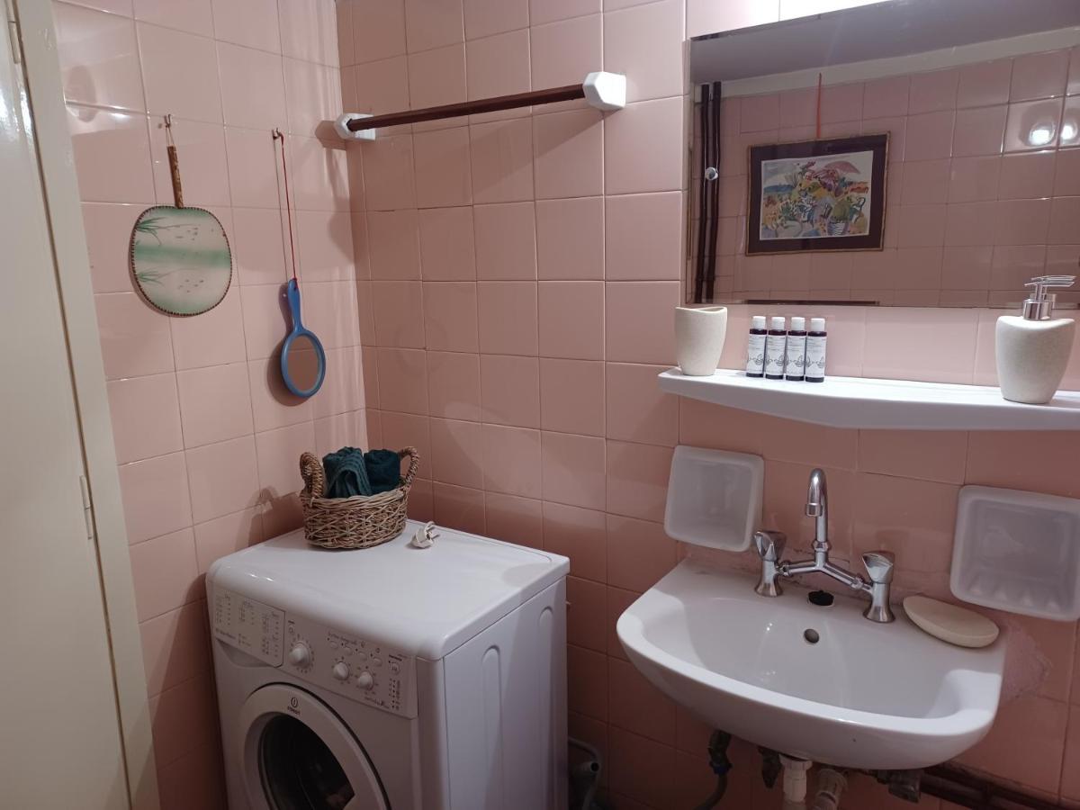 Charming In The Neighborhood Of Pangrati Apartment Athens